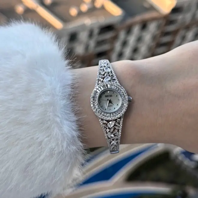 Elegant Women's Watch with Zircon Stones – Rhodium Plated | Luxury Design