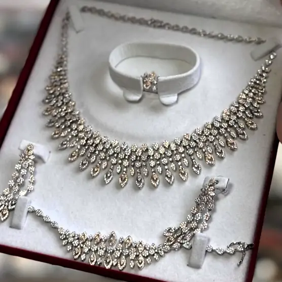 Glamorous Sparkling Evening Dress Jewelry Set