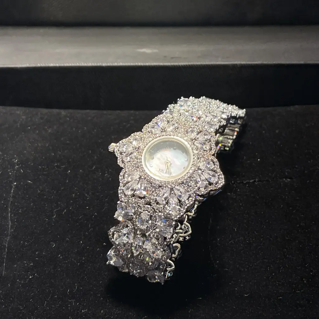 Luxury Zircon Stone White Gold Plated Women's Watch – Sparkling Bracelet Mode