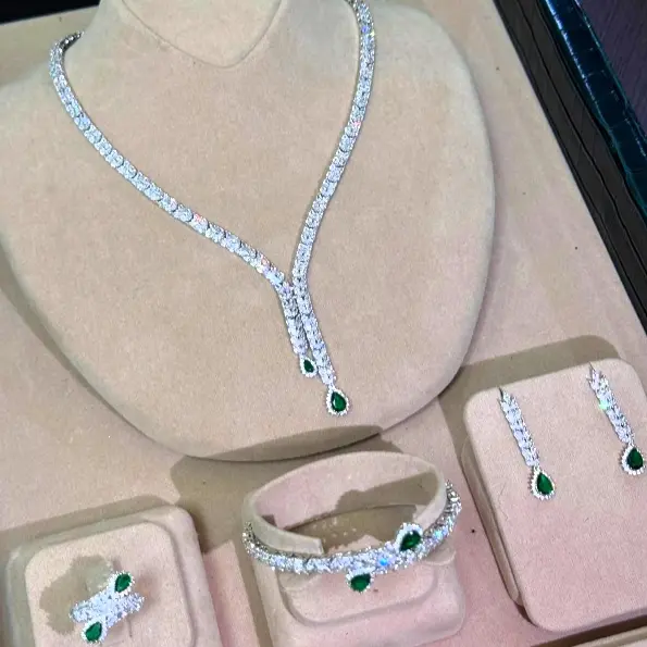 Sparkling Emerald Green Stone Special Design Women's Jewelry Set - White Gold Plated - 10 Year Warranty