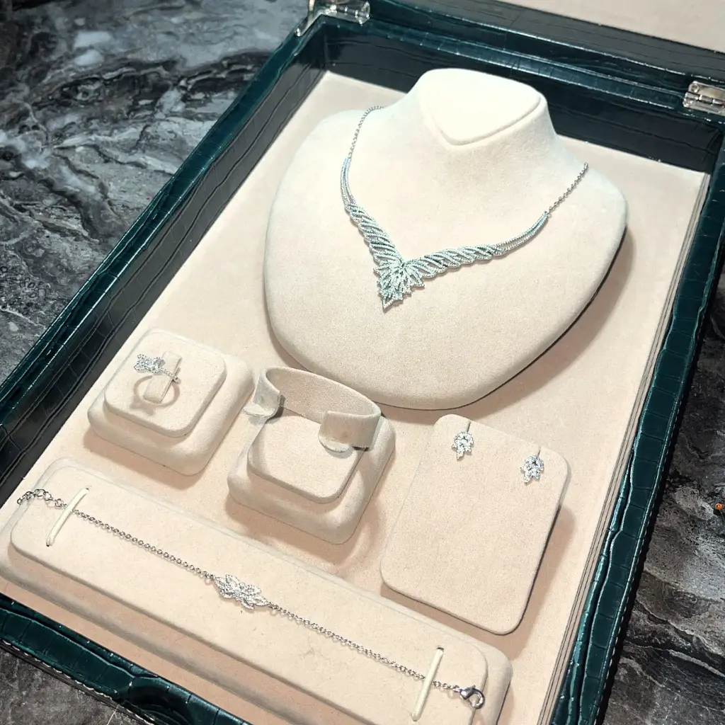 Luxurious Jewelry Set with Leaf Zircon Rhodium Plated Elegant